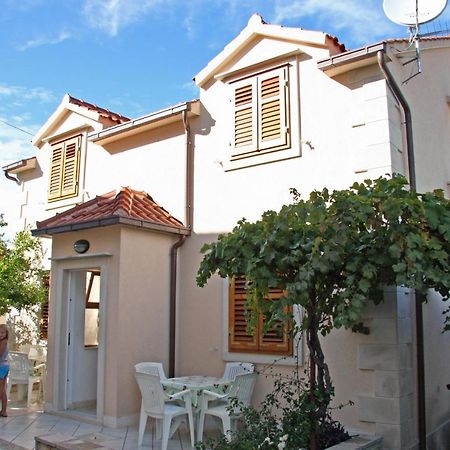 Apartments With A Parking Space Supetar, Brac - 6037 Dış mekan fotoğraf
