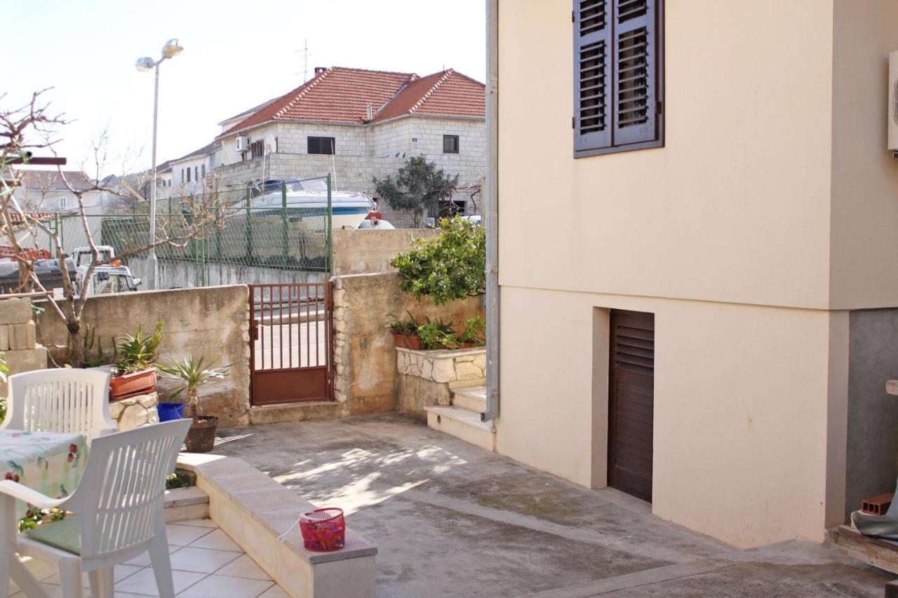 Apartments With A Parking Space Supetar, Brac - 6037 Dış mekan fotoğraf