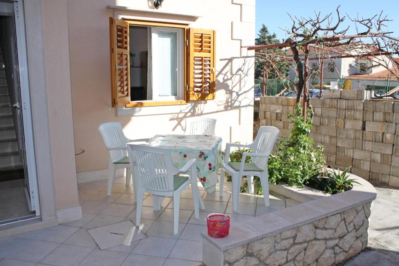 Apartments With A Parking Space Supetar, Brac - 6037 Dış mekan fotoğraf